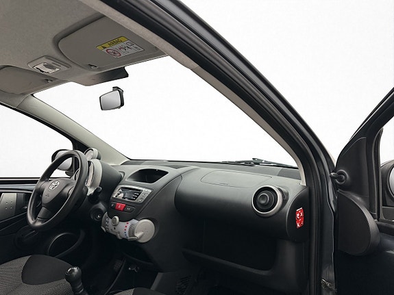 Toyota Aygo 18 of 23