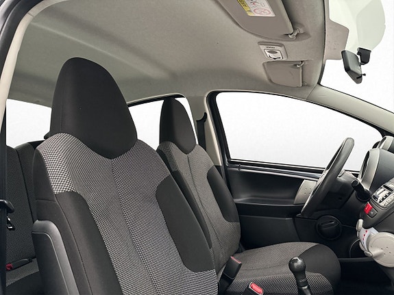 Toyota Aygo 17 of 23