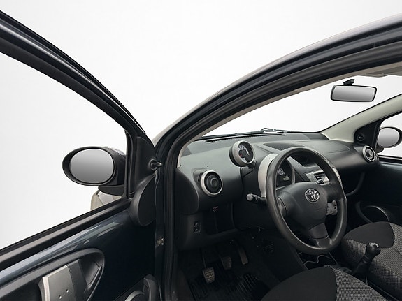 Toyota Aygo 10 of 23