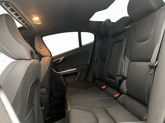 Volvo S60 29 of 30