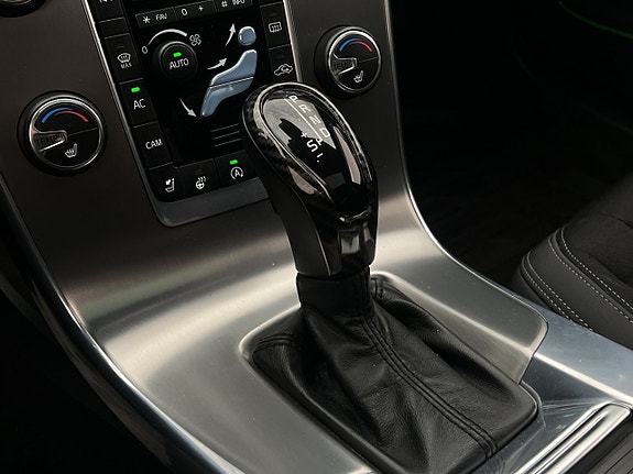 Volvo S60 26 of 30