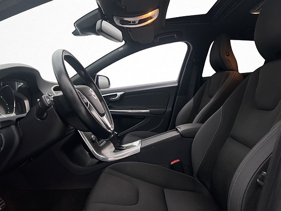 Volvo S60 12 of 30