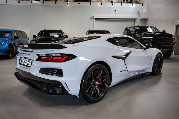 Chevrolet Corvette 6 of 30