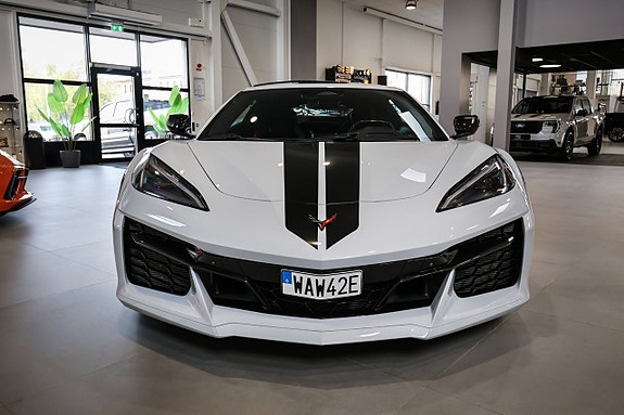 Chevrolet Corvette 2 of 30