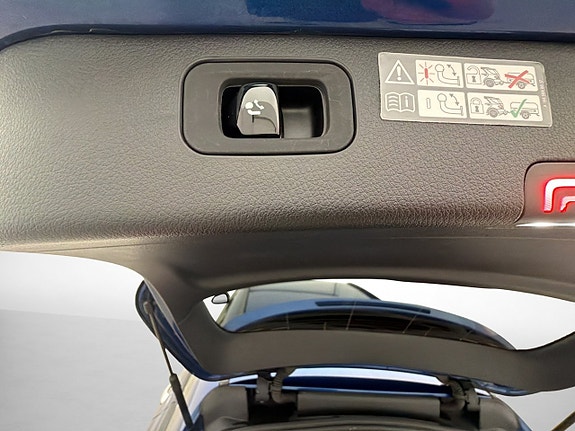 Mercedes-Benz C300 e 23 of 30