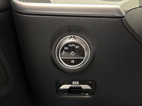 Mercedes-Benz C300 e 28 of 30