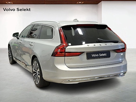 Volvo V90 2 of 16