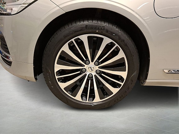 Volvo V90 9 of 16