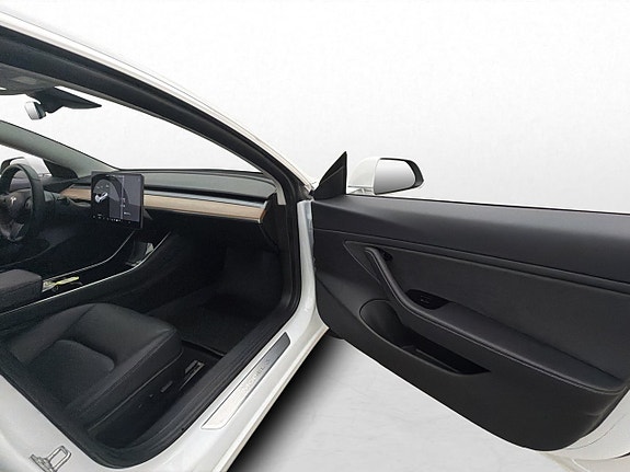 Tesla Model 3 23 of 30