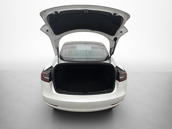 Tesla Model 3 26 of 30