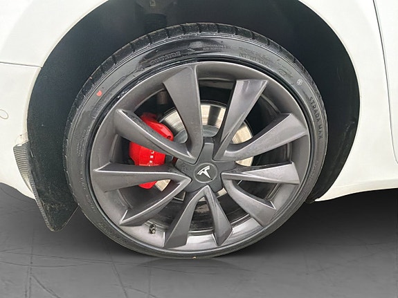 Tesla Model 3 30 of 30