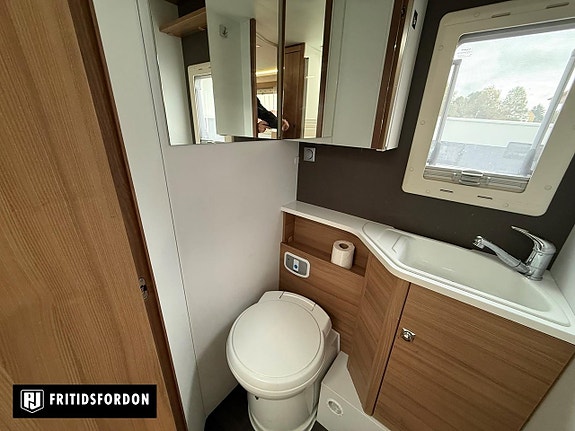 Adria Coral XL A 670 SL 9 of 16