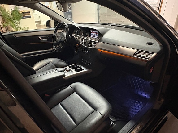 Mercedes-Benz E220 12 of 15