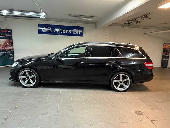 Mercedes-Benz E220 2 of 15