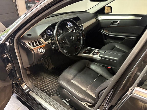 Mercedes-Benz E220 14 of 15