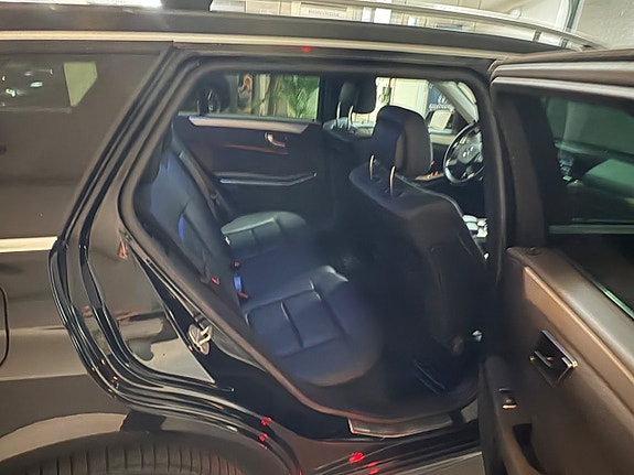 Mercedes-Benz E220 15 of 15
