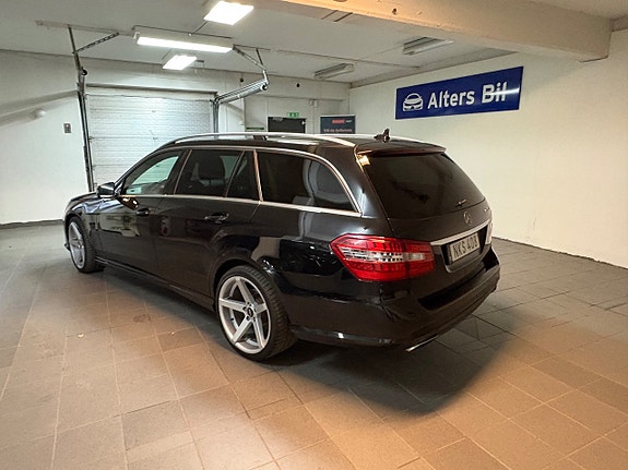 Mercedes-Benz E220 5 of 15