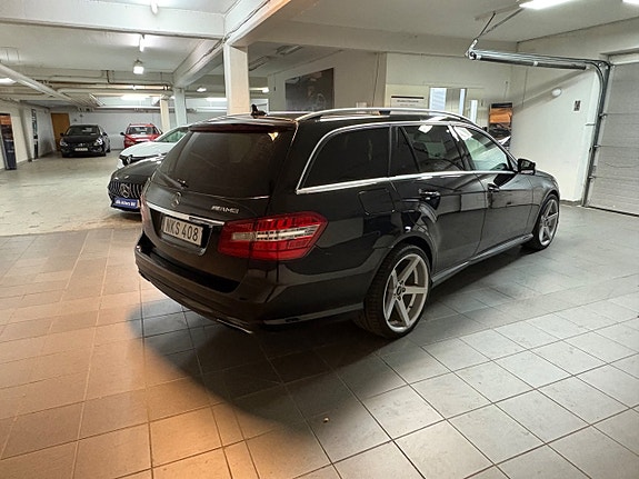 Mercedes-Benz E220 7 of 15