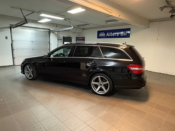 Mercedes-Benz E220 3 of 15