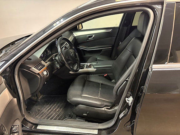 Mercedes-Benz E220 13 of 15