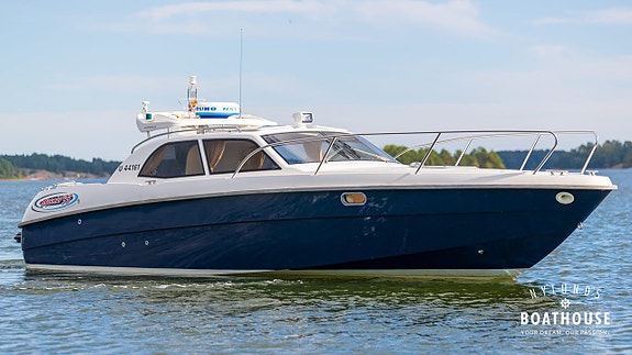Masmar 33 | Volvo Penta D6-350A-B 2 of 30