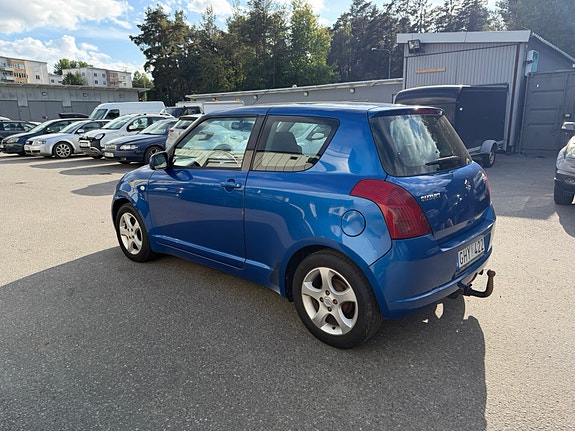 Suzuki Swift 3 of 6