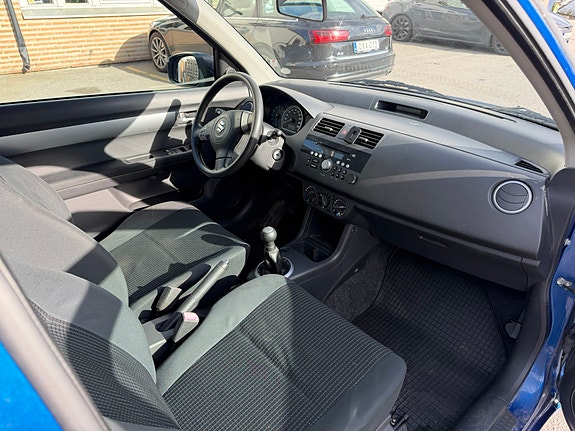 Suzuki Swift 6 of 6
