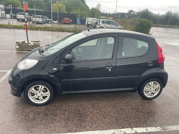 Peugeot 107 2 of 7