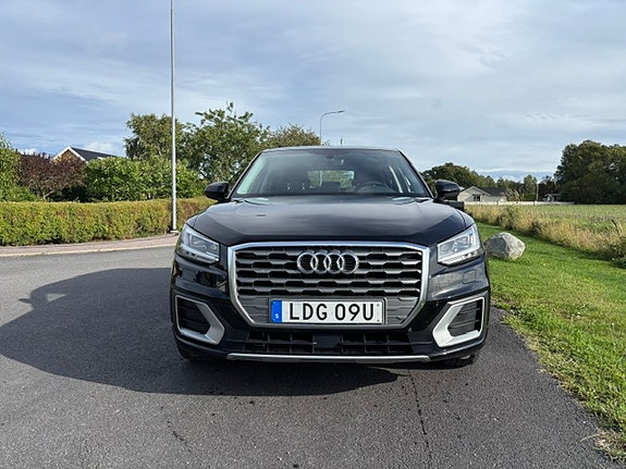 Audi Q2 2 of 9