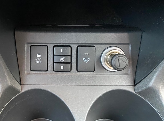 Toyota RAV4 9 of 19