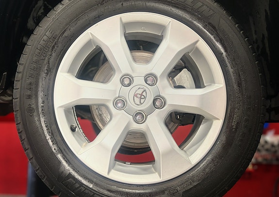 Toyota RAV4 17 of 19