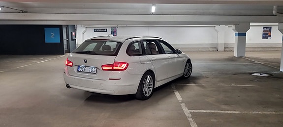 BMW 520d 2 of 4