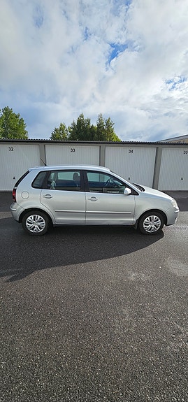 Volkswagen Polo 2 of 11