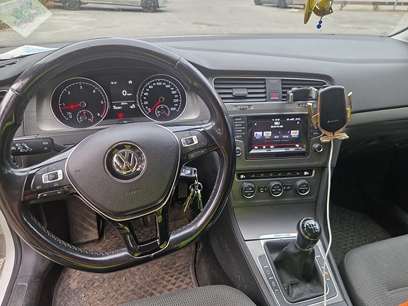 Volkswagen Golf VII 4 of 8