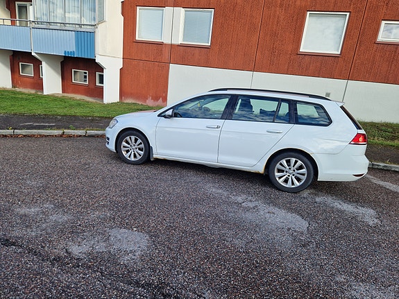Volkswagen Golf VII 6 of 8