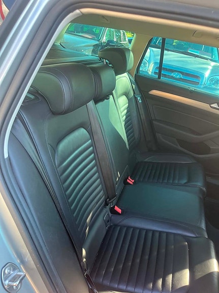 Volkswagen Passat 13 of 16