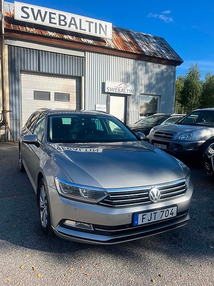 Volkswagen Passat 3 of 16