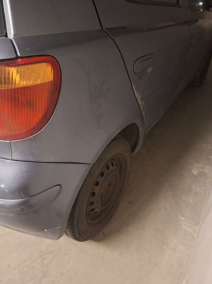 Toyota Yaris 6 of 7
