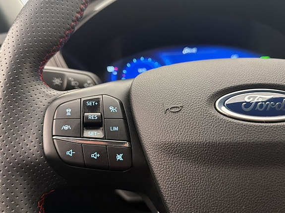 Ford Kuga 17 of 30