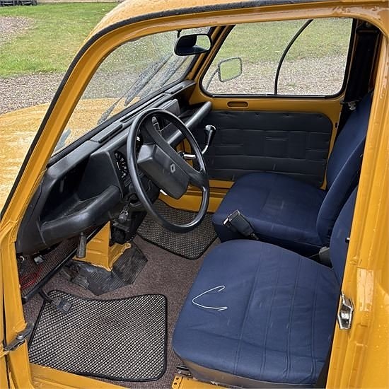 Renault VAN 4 11 of 17