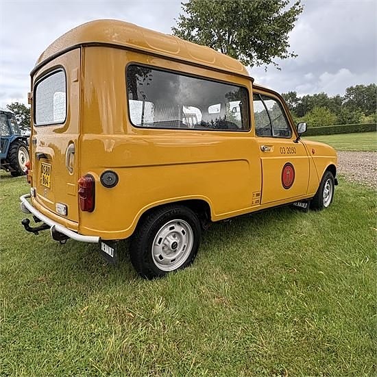 Renault VAN 4 7 of 17