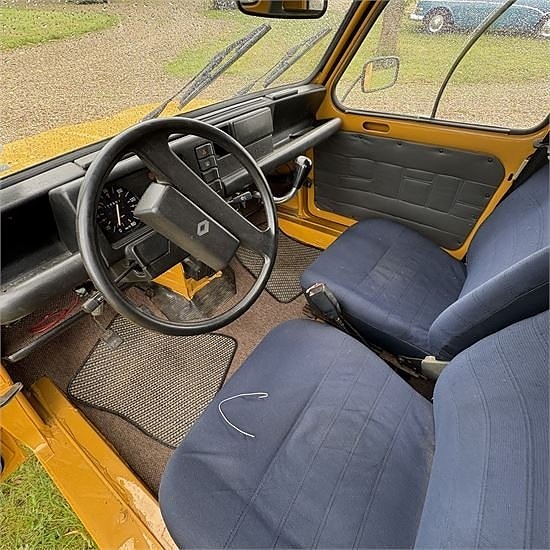 Renault VAN 4 12 of 17