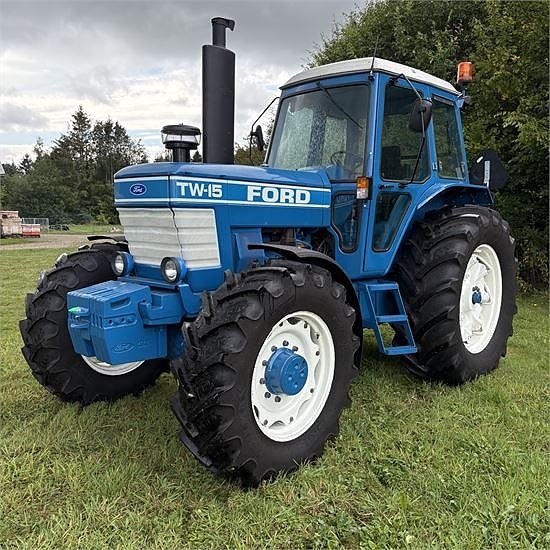 Ford TW15 - ZF 4WD-system