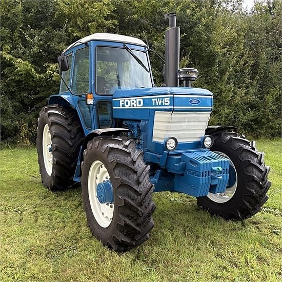 Ford TW15 - ZF 4WD-system 8 of 25