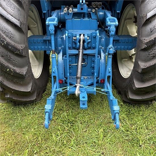 Ford TW15 - ZF 4WD-system 6 of 25