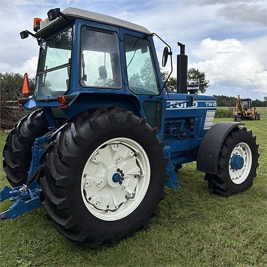 Ford TW15 - ZF 4WD-system 11 of 25