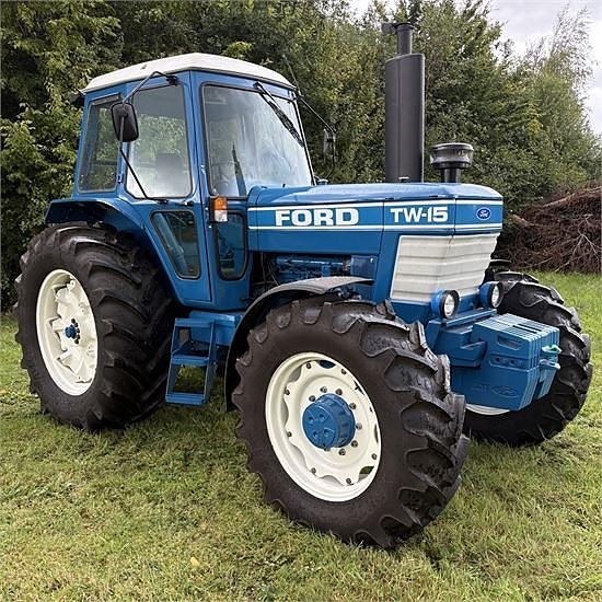 Ford TW15 - ZF 4WD-system 9 of 25