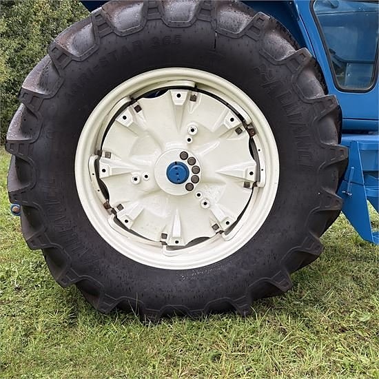 Ford TW15 - ZF 4WD-system 23 of 25