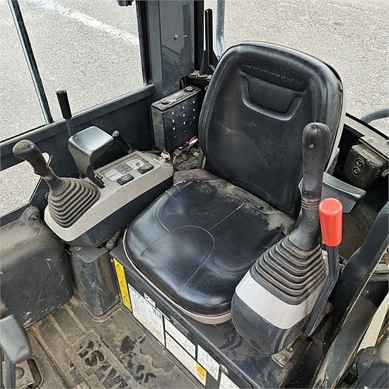 Komatsu PC18 MR-2 - Minigravemaskine / mini excavator 1,8 to 9 of 30
