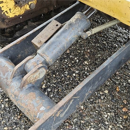 Komatsu PC18 MR-2 - Minigravemaskine / mini excavator 1,8 to 19 of 30